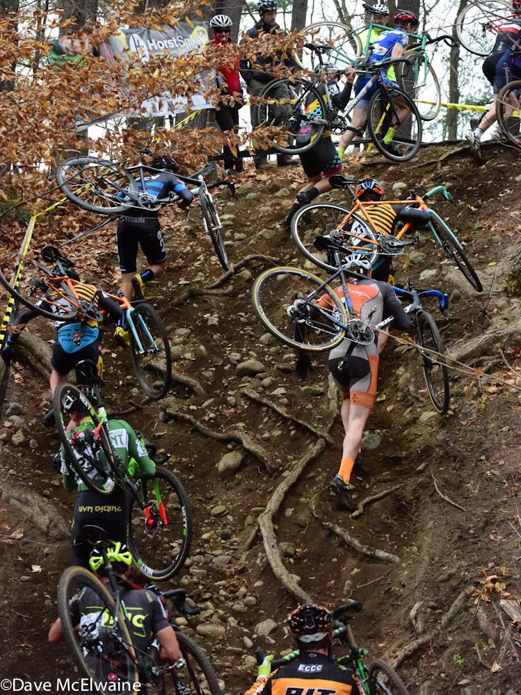 The huge men&rsquo;s field makes their way up the rocky run-up