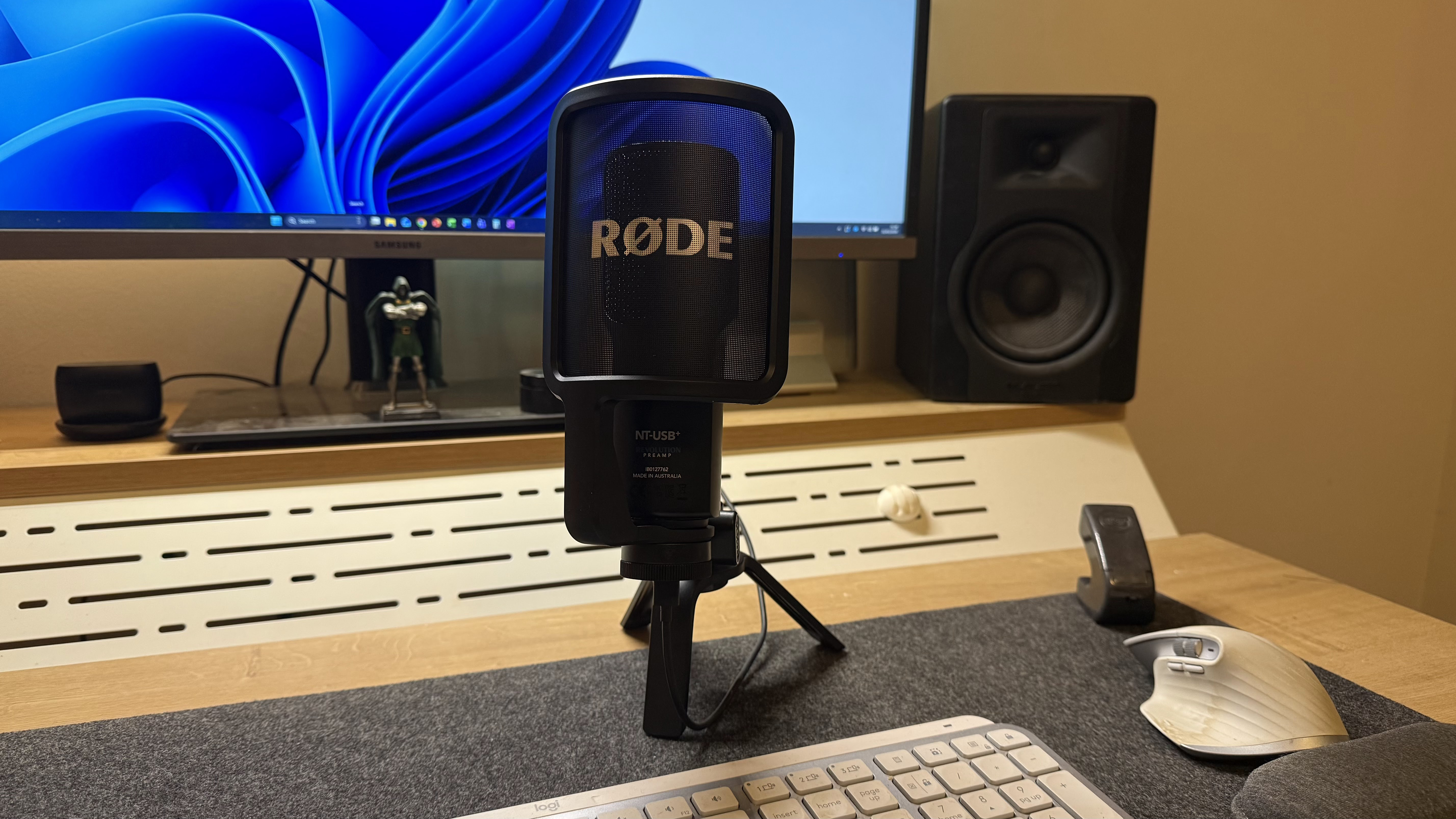 Rode NT-USB+ microphone sat on a desktop