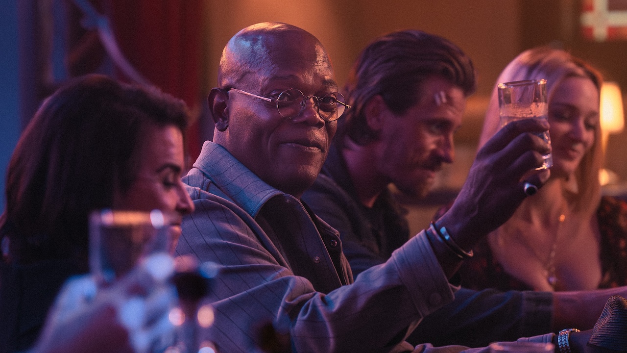 Lee holding up glass to cheers in Tulsa King Season 3 finale