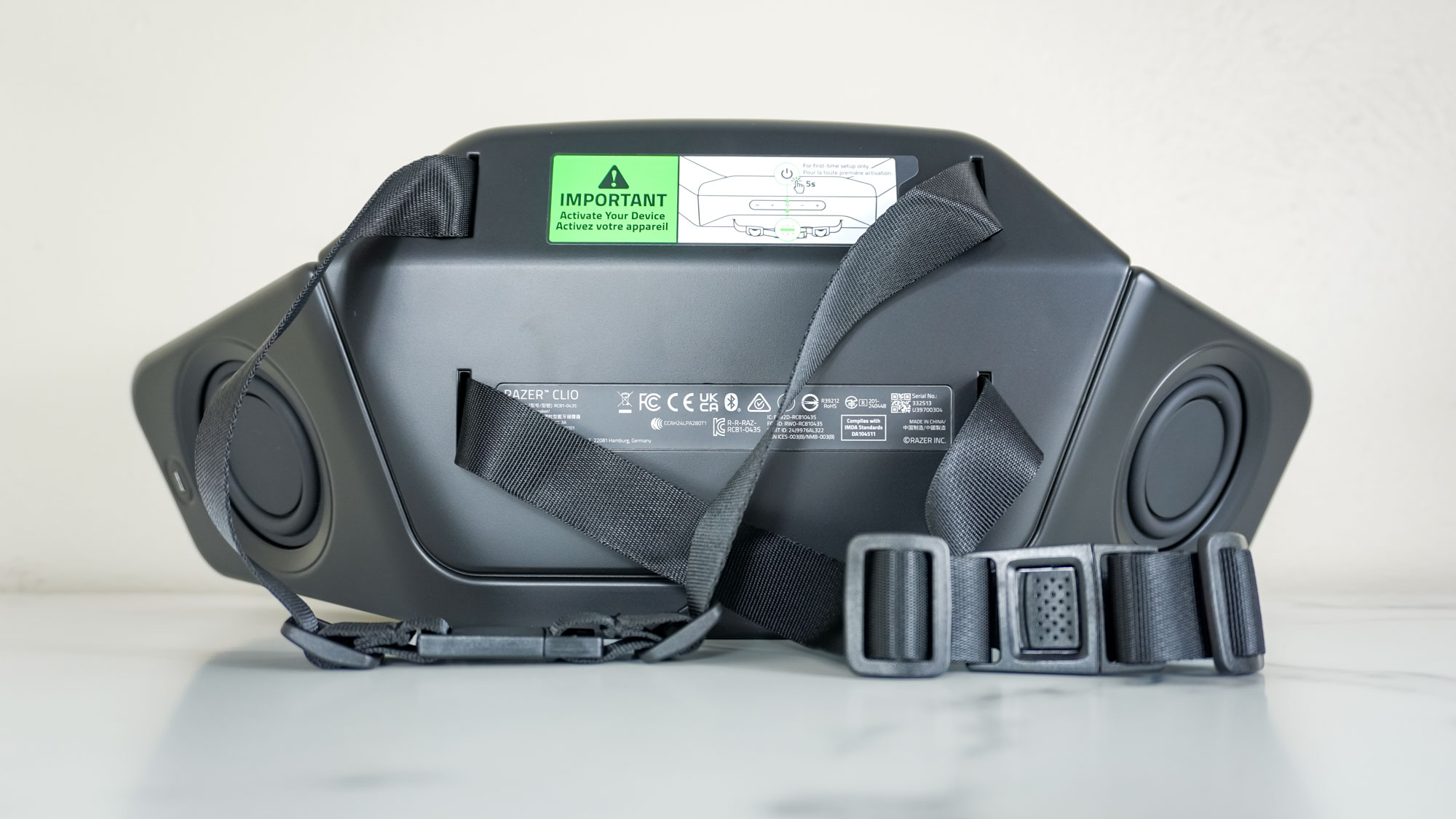 The backside of the Razer Clio wireless speaker head cushion showing off its straps