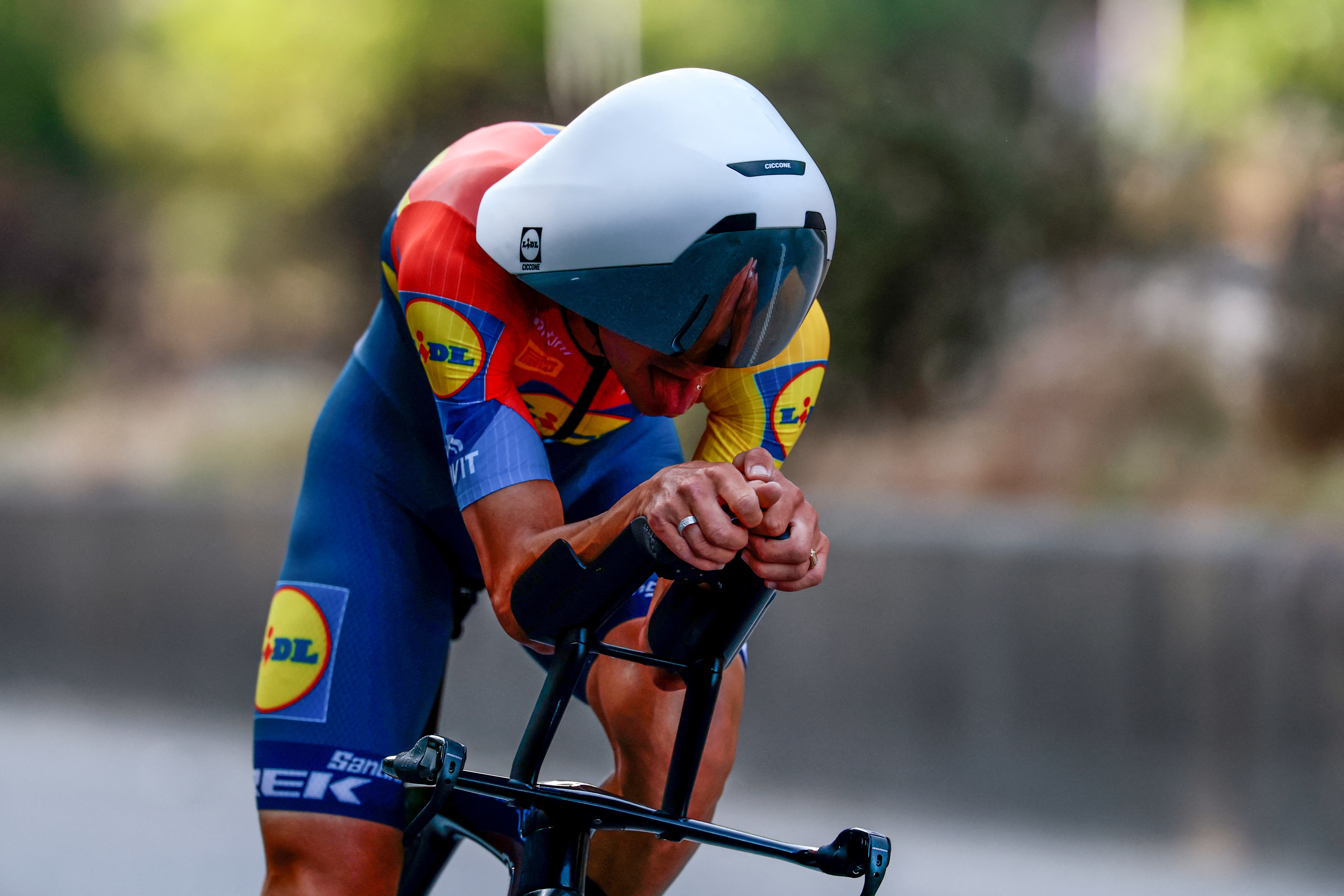 Giulio Cicconne in a Giro Aerohead helmet