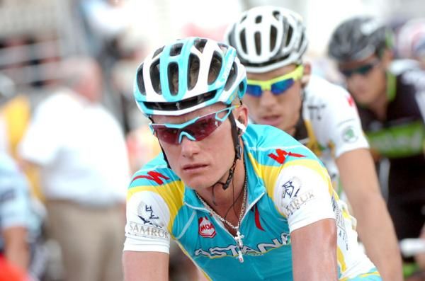 Alexandre Vinokourov (Astana) was keeping his powder dry for the Mur-de-Bretagne.