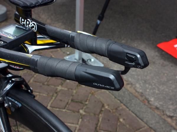 Shimano's tidy Dura-Ace Di2 electronic shifters mounted on both the extensions and base bars allow Marco Pinotti (HTC-Columbia) to make gear changes from nearly any position.