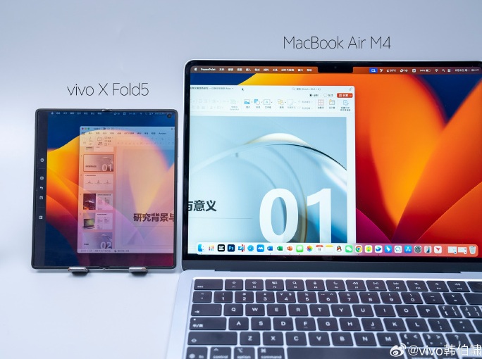 A Vivo X Fold 5 (Android foldable) utilizing Apple's "extended mode" on a Mac computer.