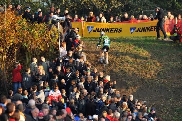 Sven Nys had a lonely row to hoe in Niel