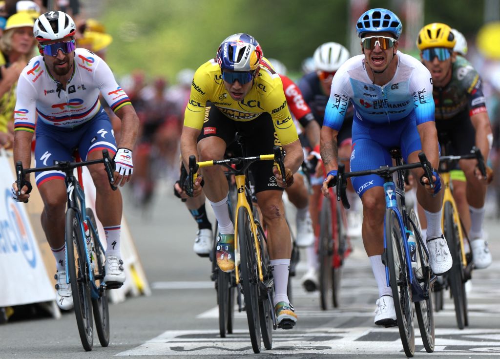 Tour de France: Groenewegen wins stage 3 sprint in Sønderborg