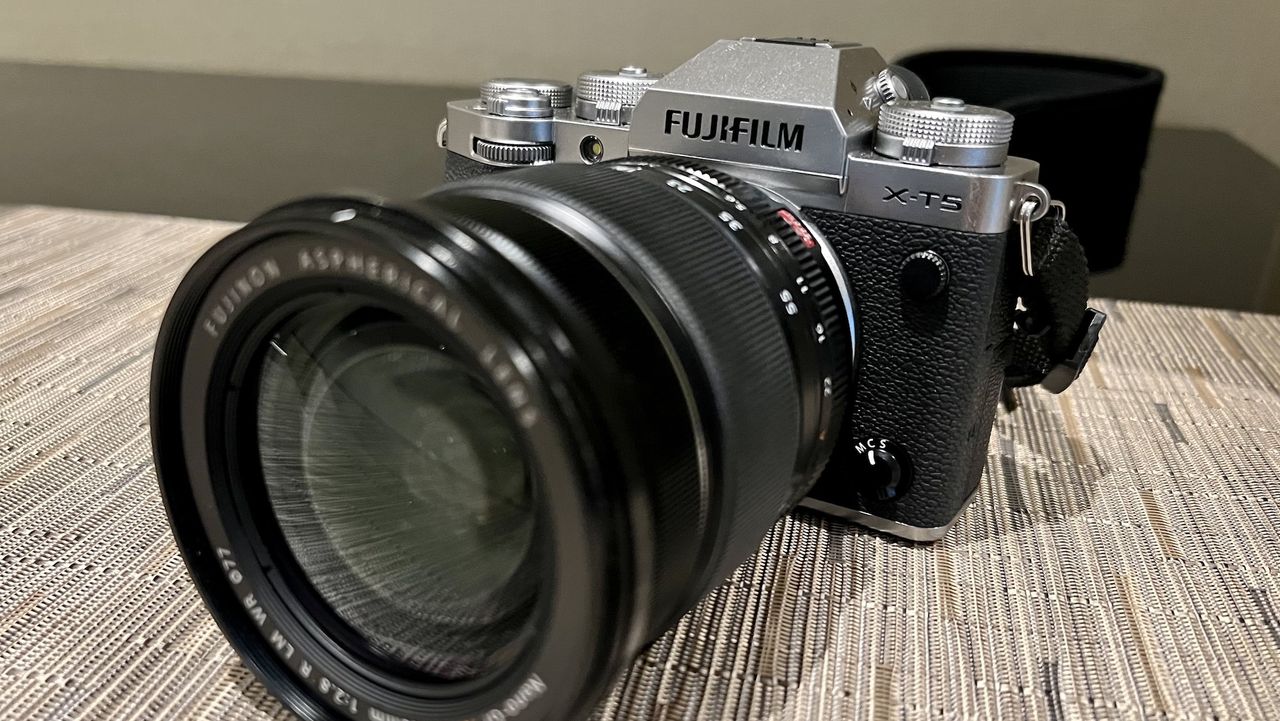 Fujifilm X-T5