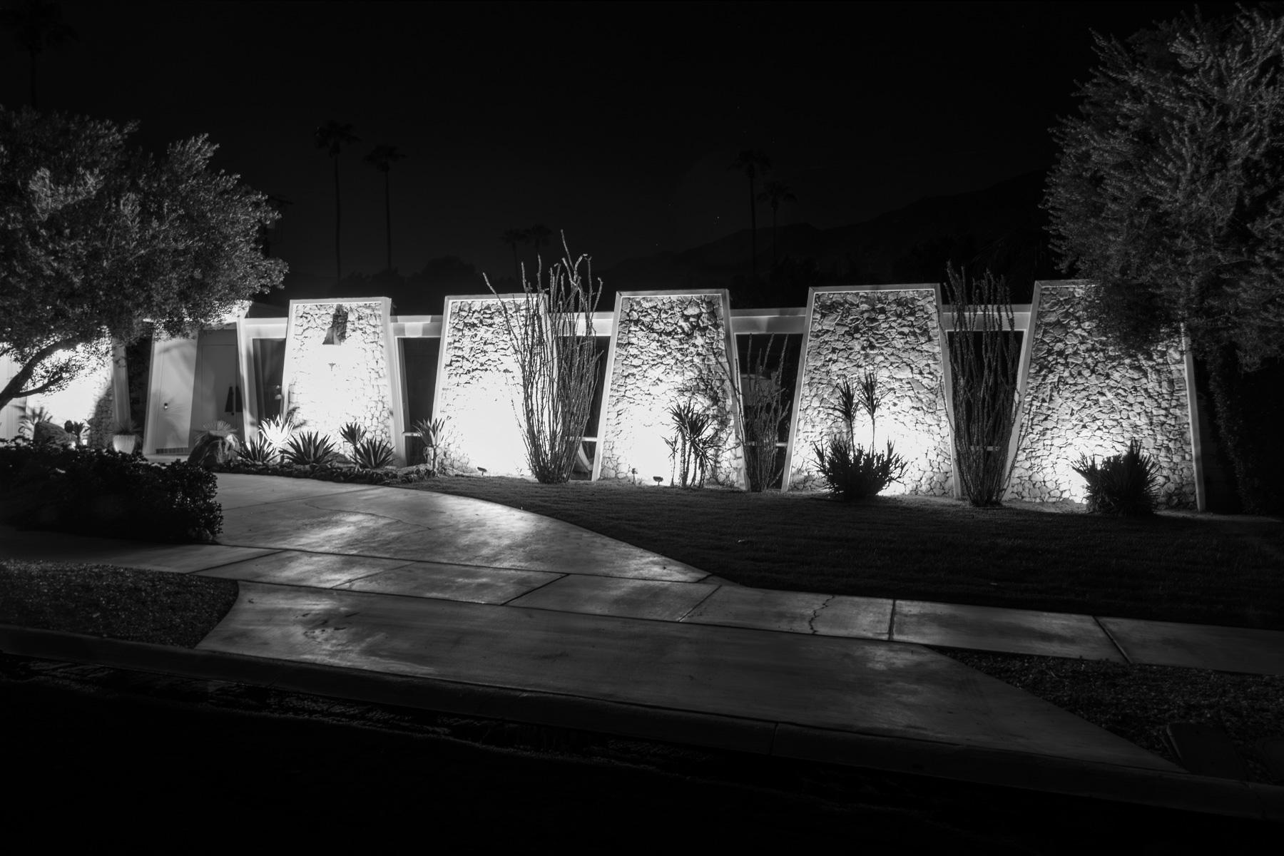 Palm Springs at Night, shot and shown as an evening tour story during palm springs modernism week 2026