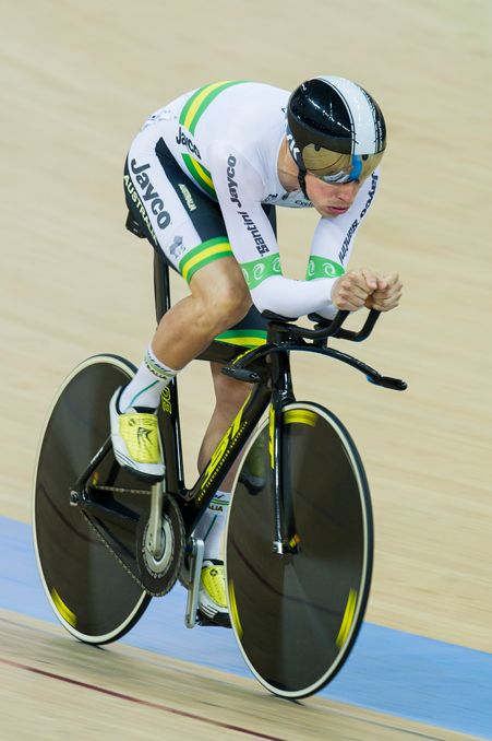Scott Law of Australia in action on his Men's Omnium Individual Pursuit