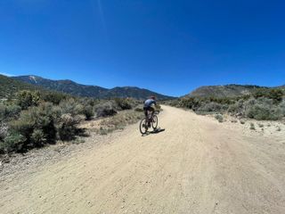 Oregon Trail Gravel Grinder: I think there’s a leader’s jersey, maybe it’s yellow, says Stetina