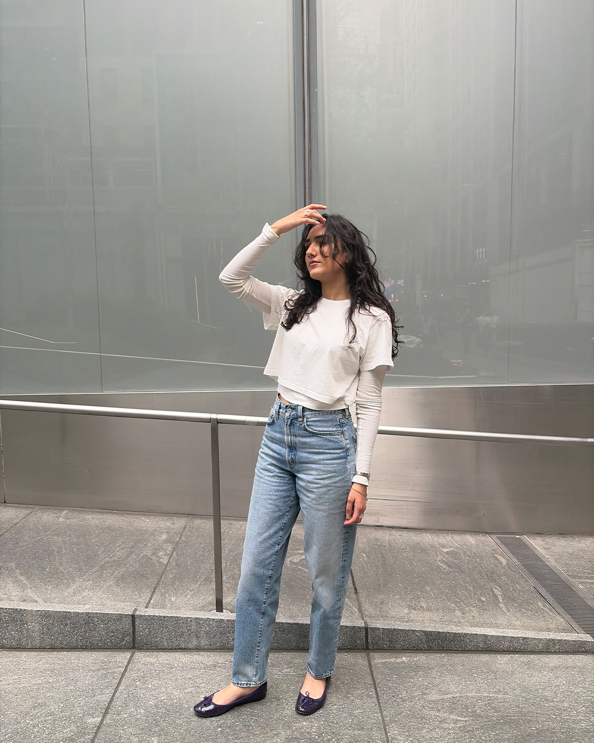 Who What Wear assistant shopping editor Josephine Hadjiloucas wearing the Agolde 80s Jean