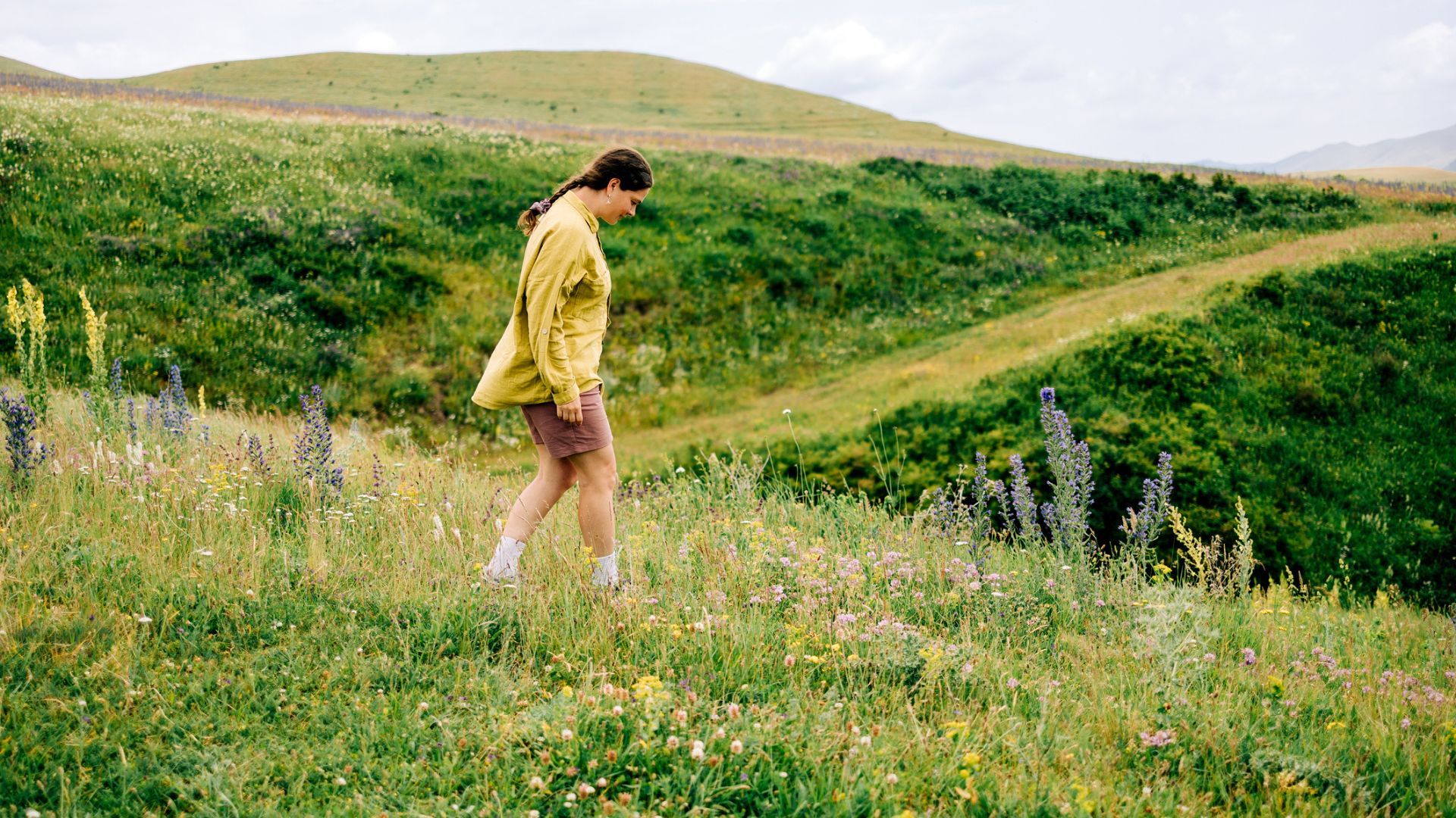 An exercise physiologist says more injuries occur when walking downhill ...