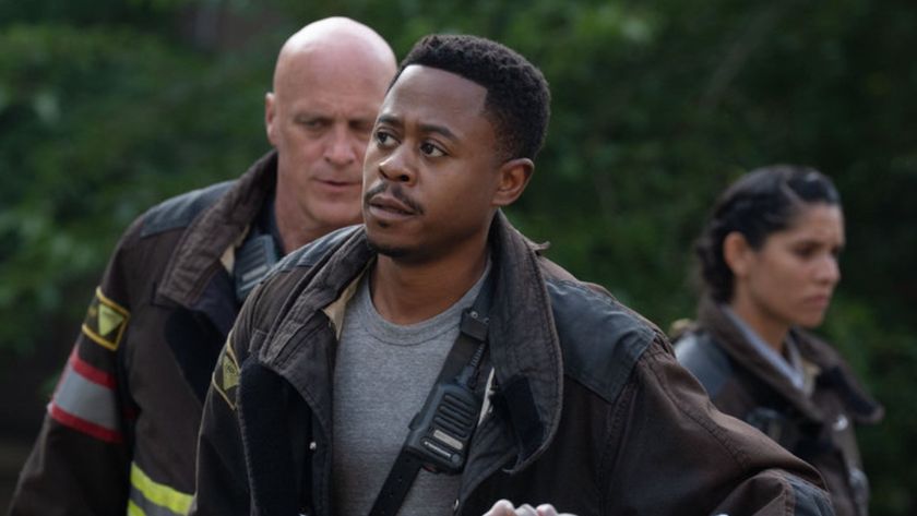 Ritter looking stressed on a call in Chicago Fire 1401