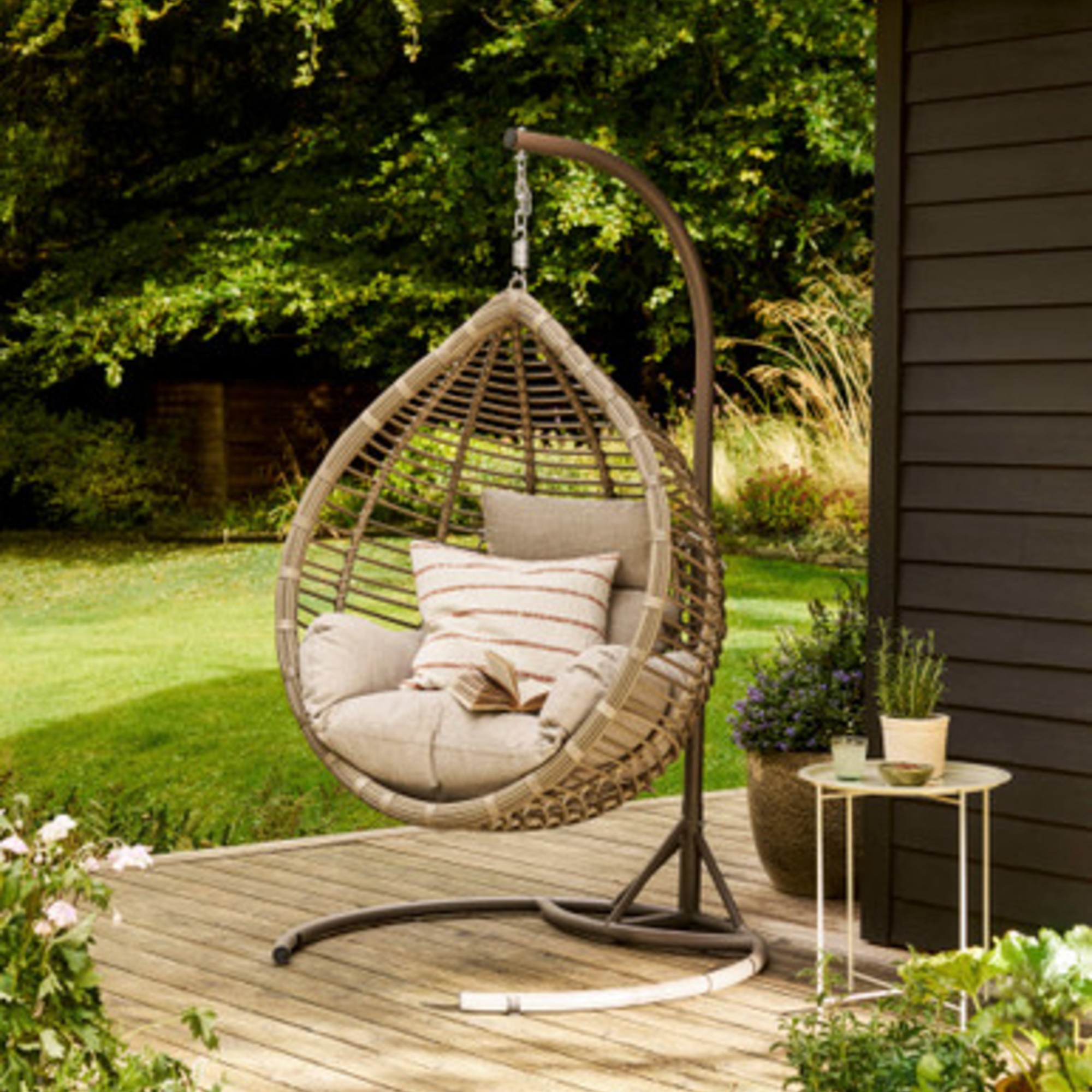 Garden Trading Frilford Egg Chair