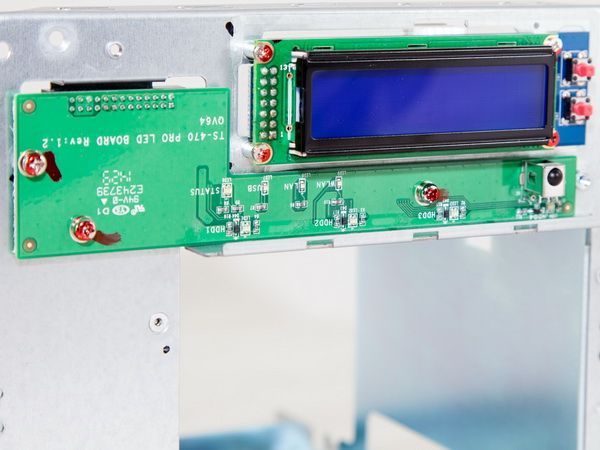 A Look Inside And Component Analysis - QNAP TS-453 Pro-8G NAS