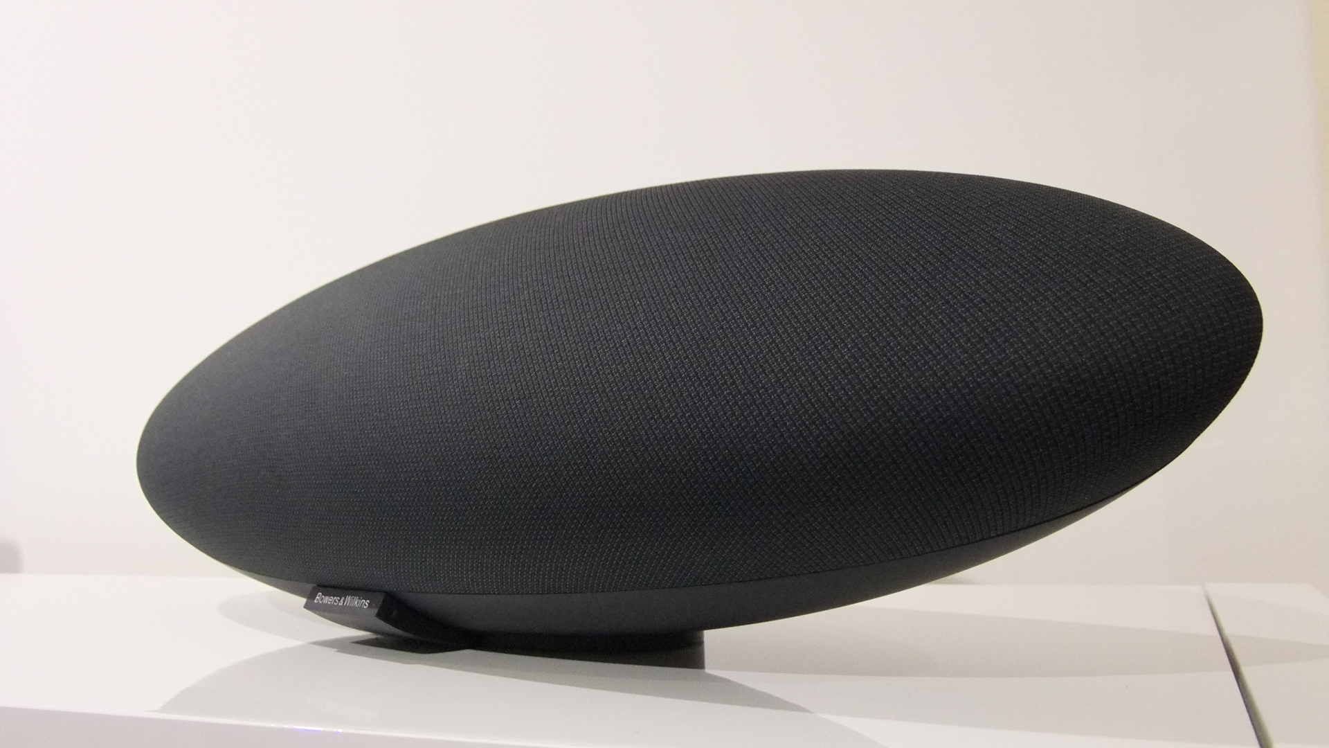 Bowers and Wilkins Zeppelin Wireless