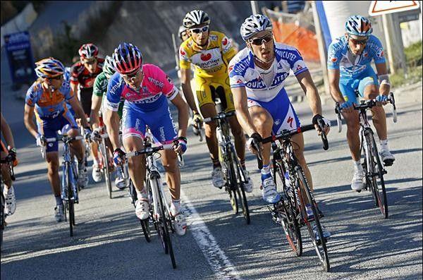 The lead group shattered on the final climb.