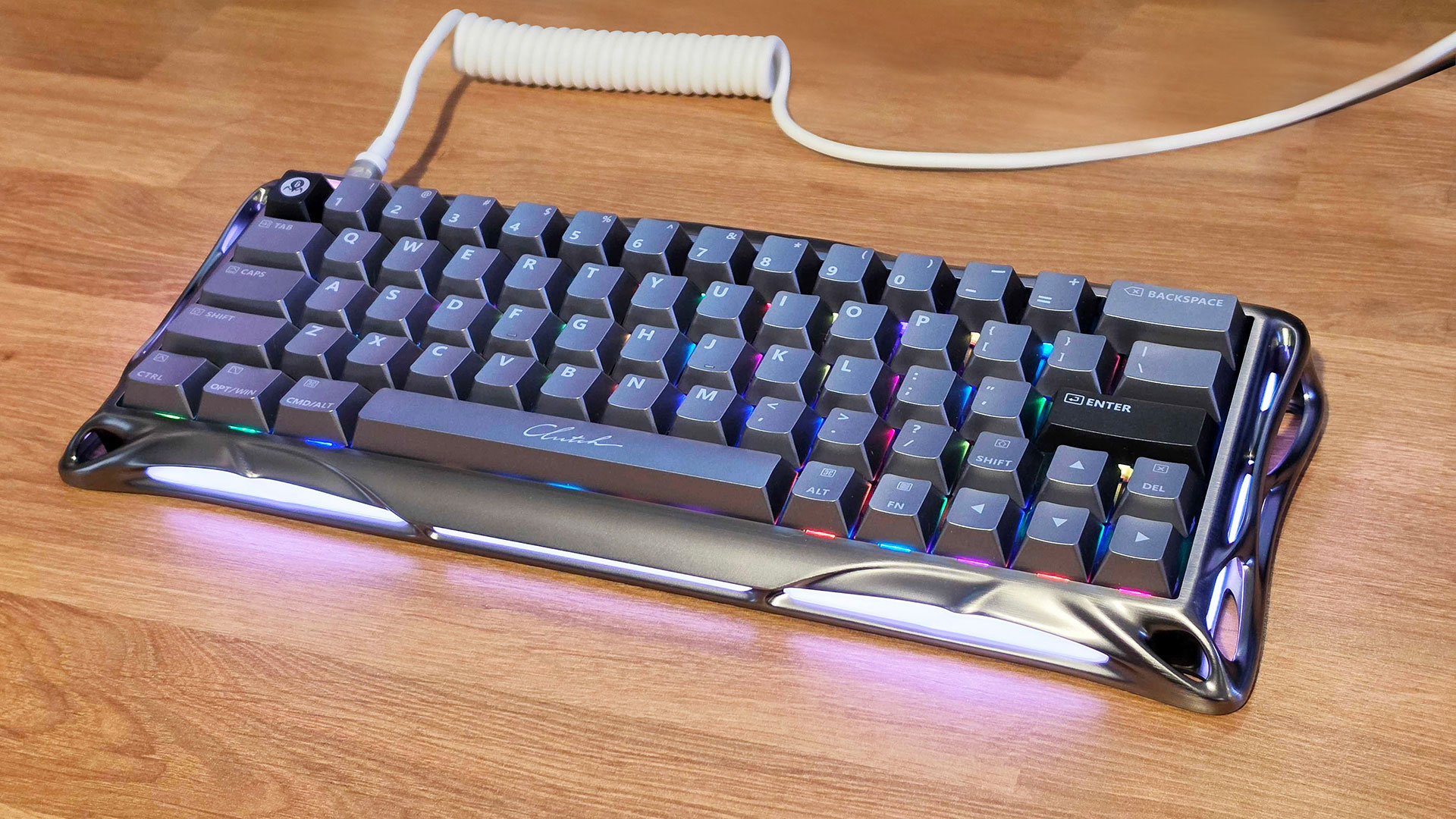 GravaStar Mercury V60 Pro on a desk