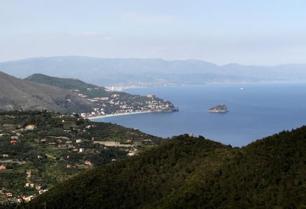 The view from Savona from the eastern end of the 17.16km loop