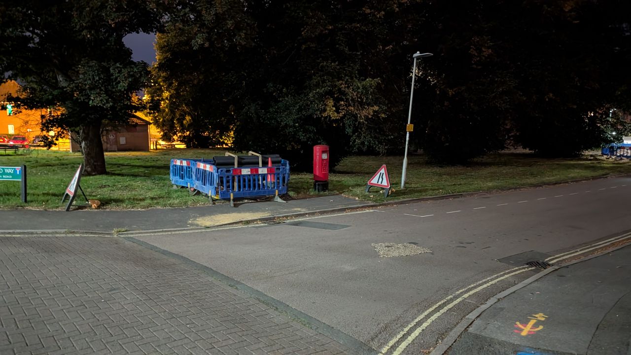 200 photos pixel 9 vs pixel 8a - low light on pixel 9