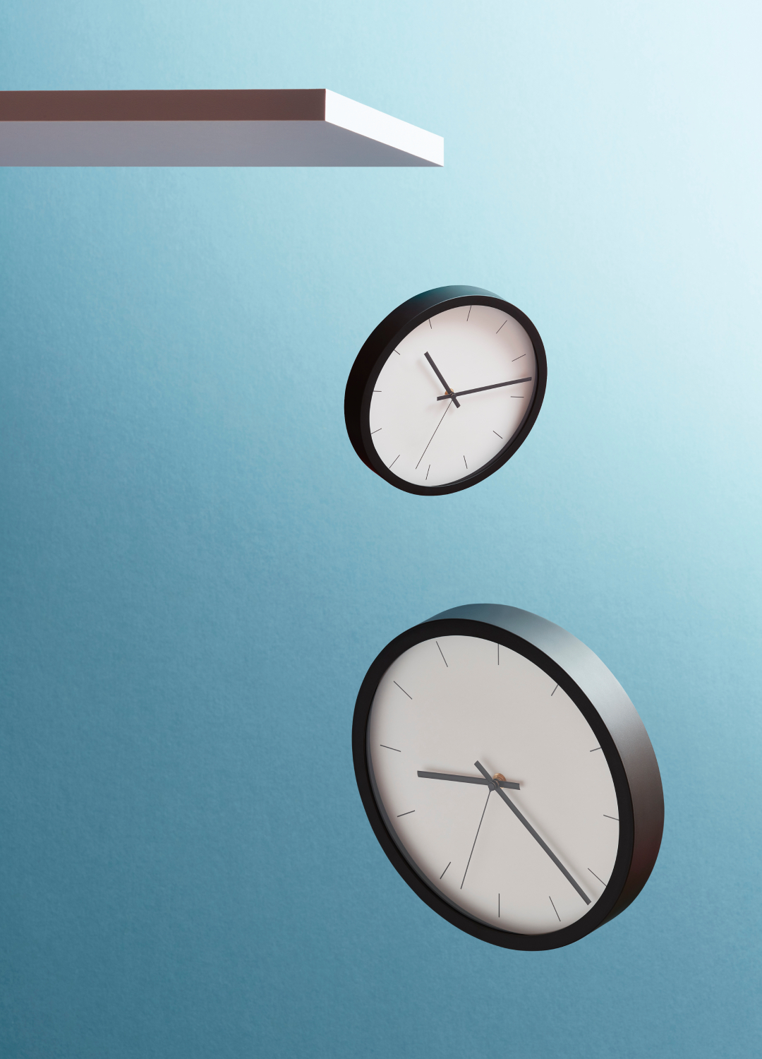 Clocks to symbolise being early
