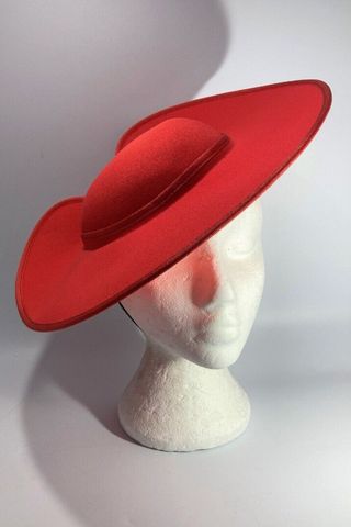 Vintage wide-brim hat