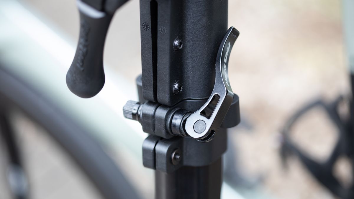 Park Tool PRS-25 detail of upper quick release