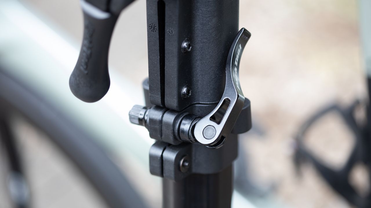 Park Tool PRS-25 detail of upper quick release