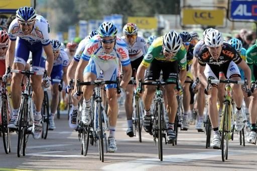Simon Geschke (Skil - Shimano) wins the sprint