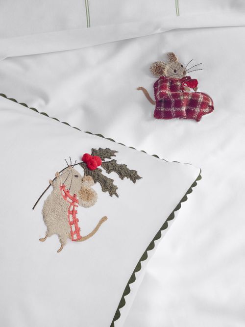 White Woodland Christmas Mouse Tufted Bed Set