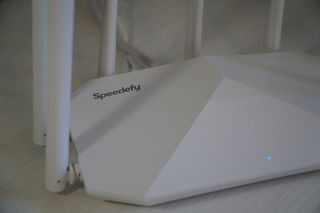 Speedefy K7W Router Review close