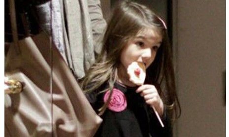 Breaking: Suri Cruise can&amp;#039;t kick the pacifier habit.