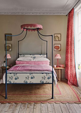 Bedroom with Scalloped Jute rug from Vanrenen GW Designs