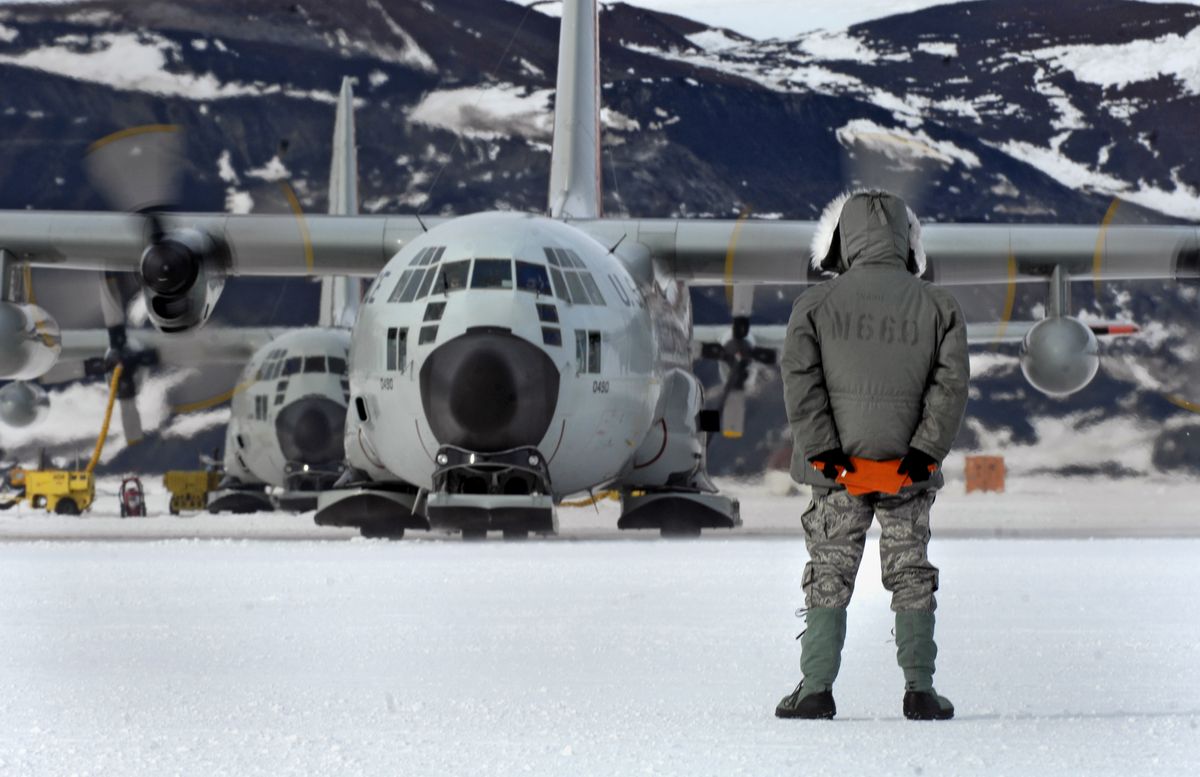 mcmurdo airplane hanger