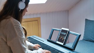 Beginner using a digital piano to learn