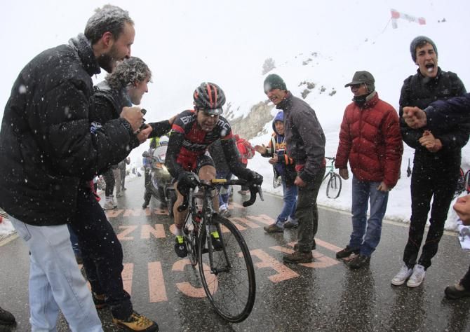Cadel Evans (BMC) had mechanical problems on stage 20
