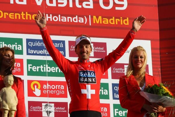 Fabian Cancellara (Saxo Bank) greets the cheering crowd from the podium
