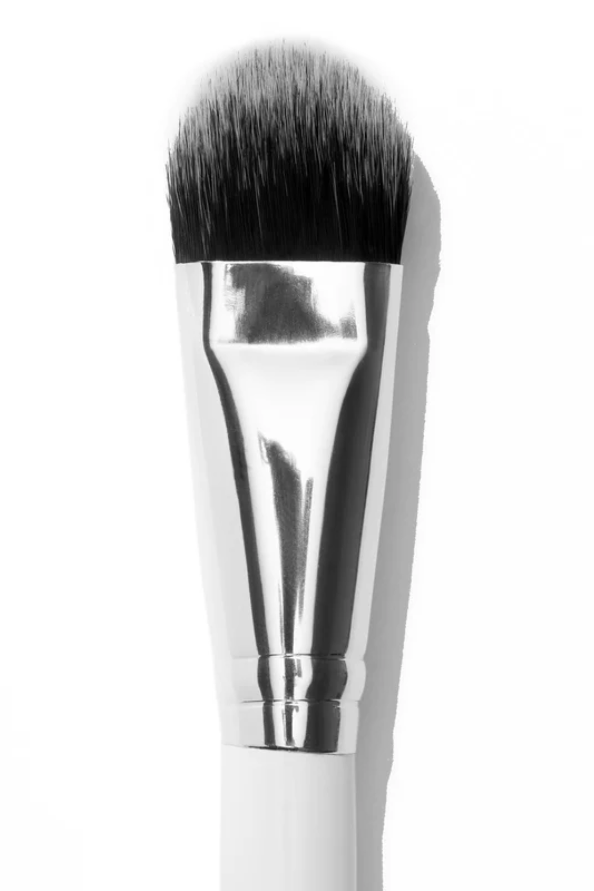 The 9 Best Foundation Brushes, Tested by Editors and Makeup Artists