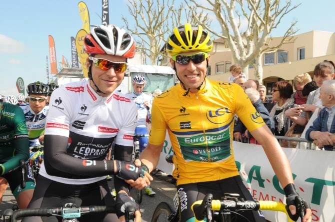 The Dauphin&eacute;'s best young rider Tony Gallopin and overall leader David Veilleux on the stage 3 start line.