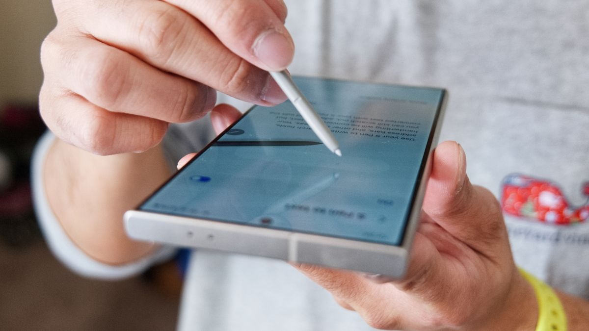 Właściciele Samsunga Galaxy S24 Ultra narzekają, że rysik S Pen „naprawdę brzydko pachnie”
