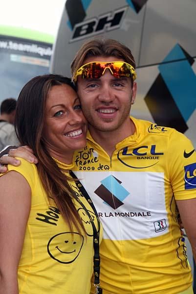 Rinaldo Nocentini (AG2R La Mondiale) and his wife