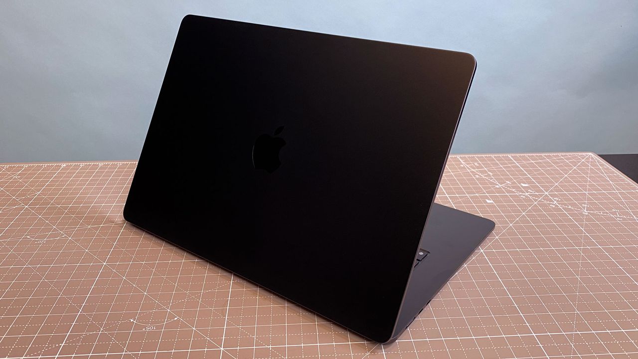 MacBook Air (15-inch)