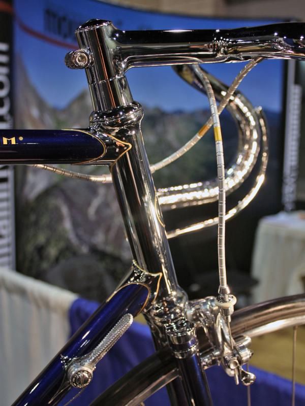 Even the headset spacer is perfectly tapered to maintain the smooth lines.