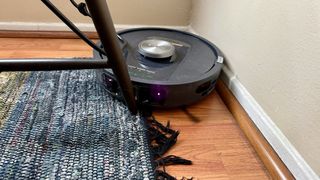 Shark PowerDetect 2-in-1 getting stuck in rug