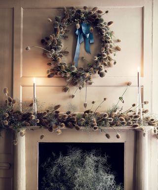 Fall wreath ideas with wreath above mantel