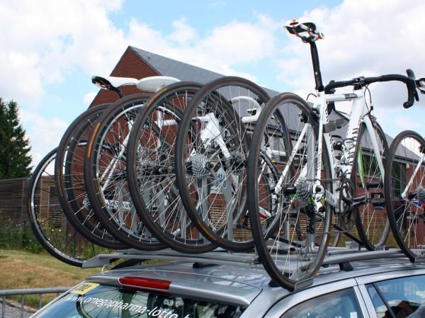 Omega Pharma-Lotto team cars were equipped with a number of classics-type wheels.