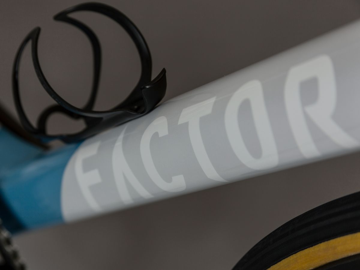 A closer look at the decals on the frameset