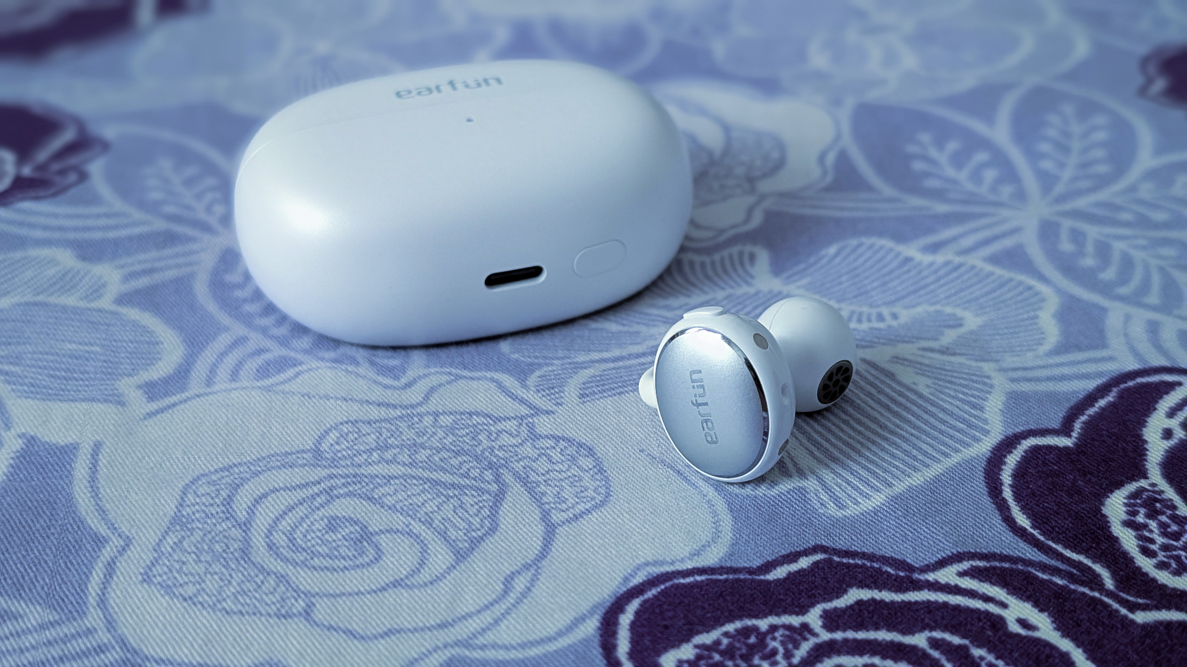 EarFun Clip Open Ear Earbuds