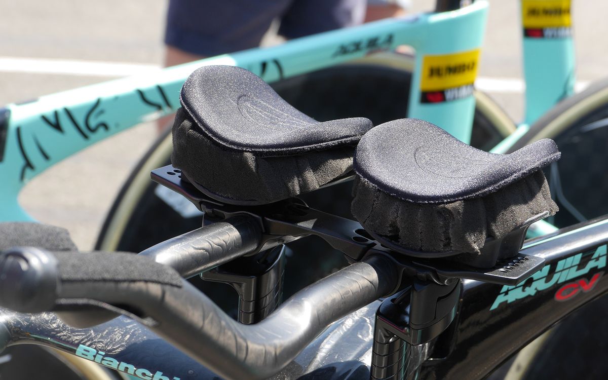 Plenty of forearm padding for this Jumbo-Visma rider