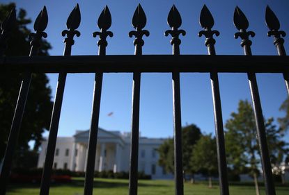 Man who broke into White House had car full of weapons and ammo